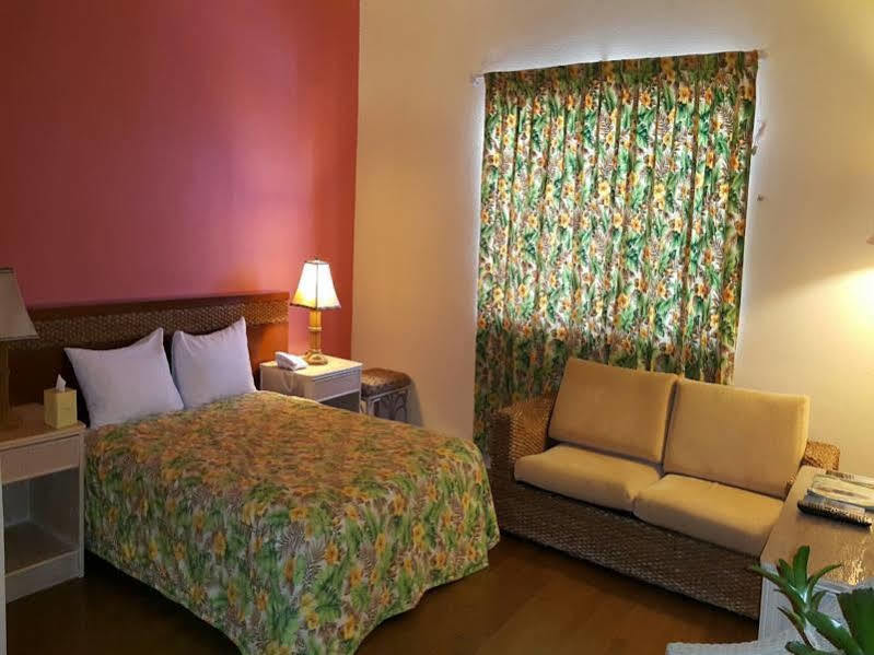 One Pacific Hotel Tamuning Esterno foto